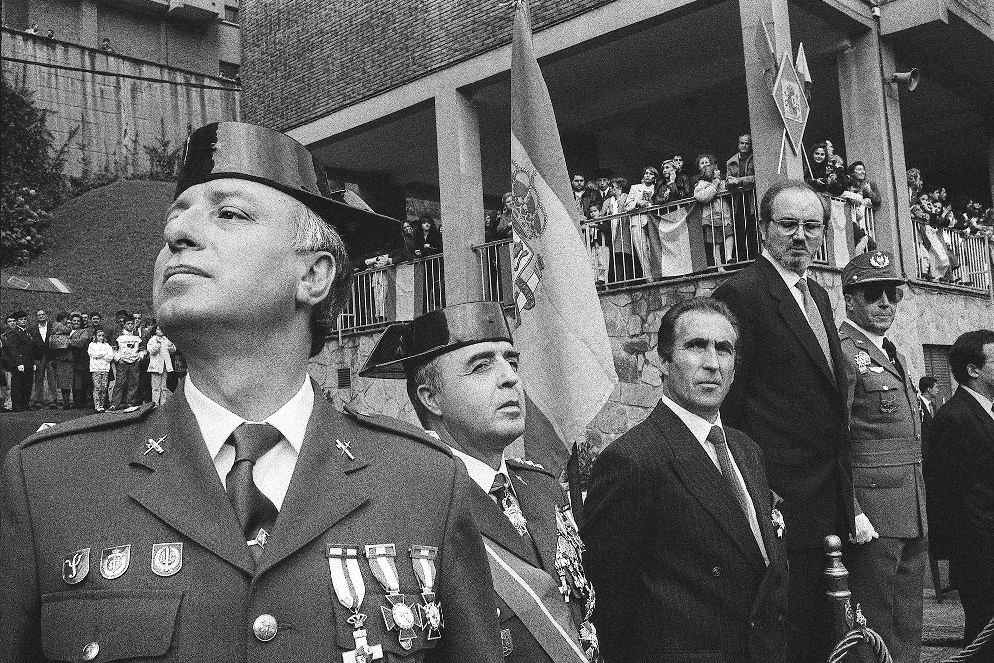 Trimestral 70 Hemendik Hurbil. Cerca de aquí. - 2